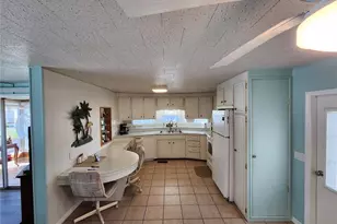 603 Cyprus Ct, Bradenton, FL 34207 - Photo 2