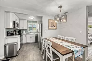 1123 Crescent St, Sarasota, FL 34242 - Photo 8