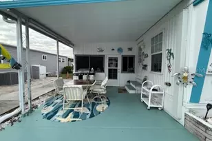 1512 23rd Ave W, Bradenton, FL 34205 - Photo 2
