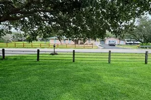 2835 Sarasota Golf Club Blvd, Sarasota, FL 34240 - Photo 6