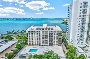 707 S Gulfstream Ave, Sarasota, FL 34236 - Photo 1