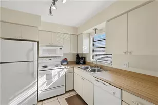 117 Neptune Ln, Holmes Beach, FL 34217 - Photo 10