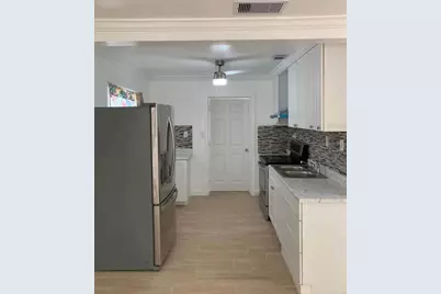 3925 Mesa Avenue, Sarasota, FL 34233 - Photo 6