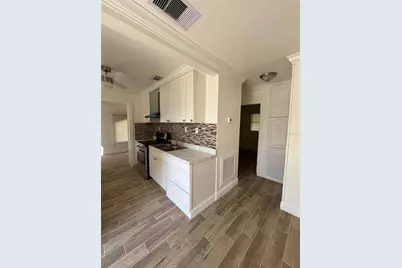 3925 Mesa Avenue, Sarasota, FL 34233 - Photo 10