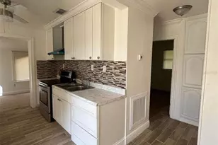 3925 Mesa Ave, Sarasota, FL 34233 - Photo 10