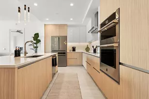 301 Quay Commons, Sarasota, FL 34236 - Photo 12