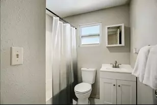 1002 Vine Ave, Clearwater, FL 33755 - Photo 16