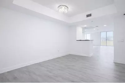 800 N Tamiami Trail #307, Sarasota, FL 34236 - Photo 10