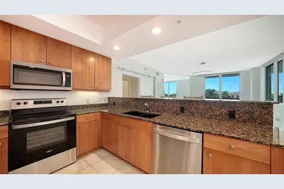 800 N Tamiami Trail #307, Sarasota, FL 34236 - Photo 12