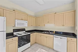 7534 Plantation Cir, Bradenton, FL 34201 - Photo 10