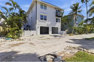 2502 Avenue B, Bradenton Beach, FL 34217 - Photo 66