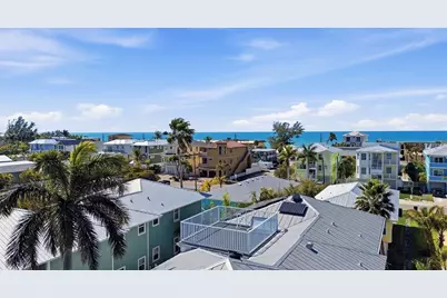 2502 Avenue B, Bradenton Beach, FL 34217 - Photo 2