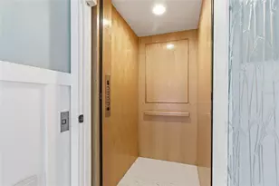 2502 Avenue B, Bradenton Beach, FL 34217 - Photo 10