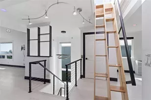 2502 Avenue B, Bradenton Beach, FL 34217 - Photo 16