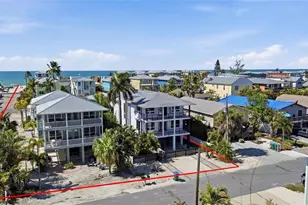 2502 Avenue B, Bradenton Beach, FL 34217 - Photo 4