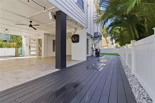 2502 Avenue B, Bradenton Beach, FL 34217 - Photo 56