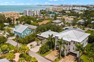 1021 Crescent St, Sarasota, FL 34242 - Photo 2