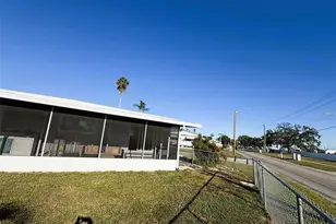 504 50th Ave Dr W Ave W, Bradenton, FL 34207 - Photo 4