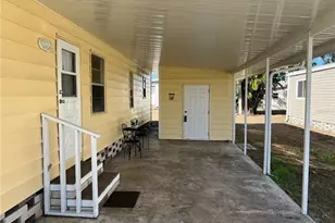 6710 36th Ave E, Palmetto, FL 34221 - Photo 4