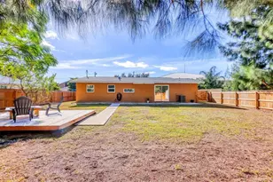 2435 Eugene St, Sarasota, FL 34231 - Photo 30