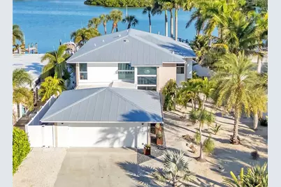 701 Tyler Drive, Sarasota, FL 34236 - Photo 2