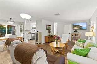 1053 66th Ave S, Saint Petersburg, FL 33705 - Photo 4