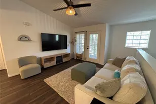 8809 Manor Loop, Lakewood Ranch, FL 34202 - Photo 2