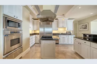 464 Golden Gate Point #304, Sarasota, FL 34236 - Photo 20