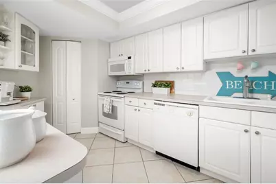 1770 Benjamin Franklin Drive #203, Sarasota, FL 34236 - Photo 4