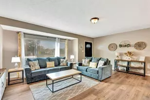 2127 Lee Ln, Sarasota, FL 34231 - Photo 8