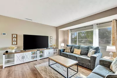 2127 Lee Lane, Sarasota, FL 34231 - Photo 6