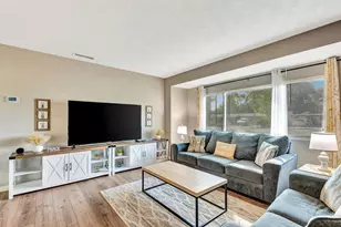 2127 Lee Ln, Sarasota, FL 34231 - Photo 6