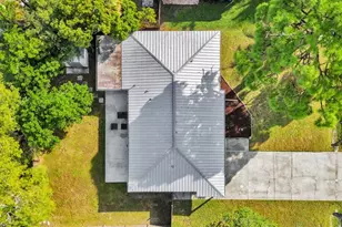 2127 Lee Ln, Sarasota, FL 34231 - Photo 38