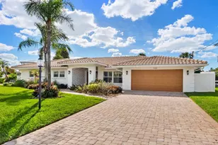 5348 Shadow Lawn Dr, Sarasota, FL 34242 - Photo 4