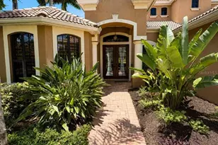6828 Honeysuckle Trail, Lakewood Ranch, FL 34202 - Photo 2
