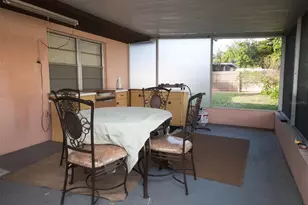 1005 43rd St W, Bradenton, FL 34209 - Photo 4