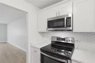 6300 Flotilla Dr, Holmes Beach, FL 34217 - Photo 8