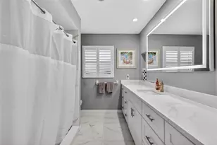 5676 Beneva Woods Cir, Sarasota, FL 34233 - Photo 22