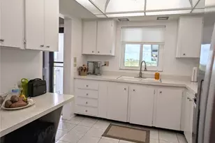 3494 Lake Bayshore Dr, Bradenton, FL 34205 - Photo 8