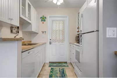 3808 Gulf Of Mexico Drive #E205, Longboat Key, FL 34228 - Photo 2