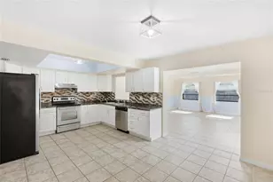 3646 Mary Ln, Sarasota, FL 34238 - Photo 8