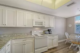 8750 Olde Hickory Ave, Sarasota, FL 34238 - Photo 10