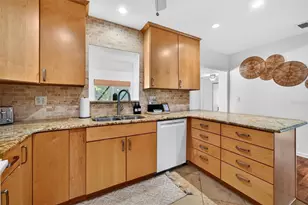 6215 Rodgers Ave, Sarasota, FL 34231 - Photo 16