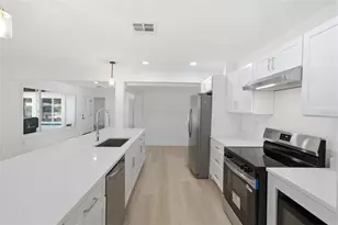 2317 Grove St, Sarasota, FL 34239 - Photo 4