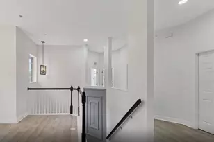 8261 Miramar Way, Lakewood Ranch, FL 34202 - Photo 8