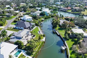 7430 Cove Terrace, Sarasota, FL 34231 - Photo 2