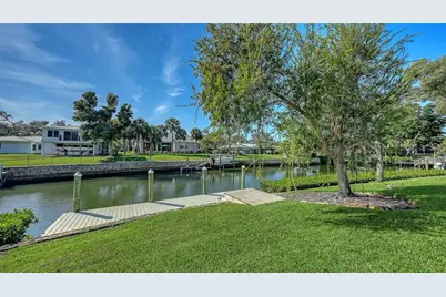 7430 Cove Terrace, Sarasota, FL 34231 - Photo 4