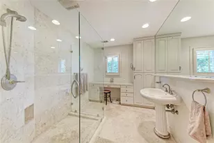 3310 Mineola Dr, Sarasota, FL 34239 - Photo 14