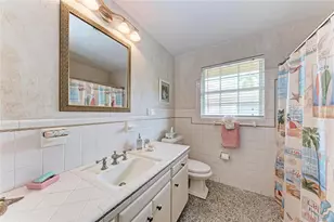 3310 Mineola Dr, Sarasota, FL 34239 - Photo 20