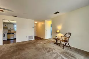 4201 33rd Ave Dr W, Bradenton, FL 34205 - Photo 4